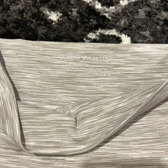 Outdoor Voices Flow 7" Bike Shorts Oatmeal Size Med - Picture 4 of 4